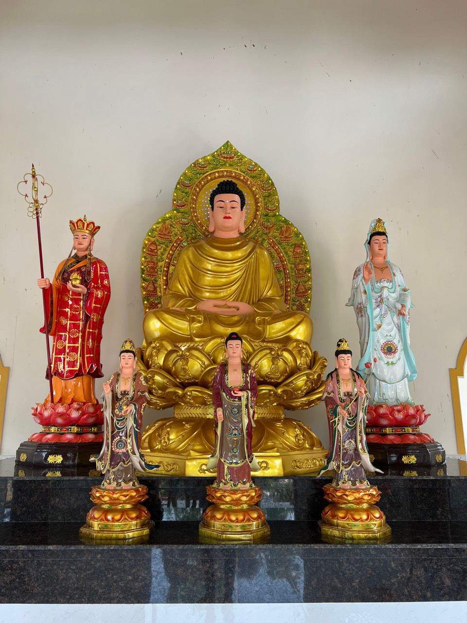 Tôn tượng Bổn ư cao 2m4